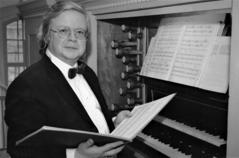 "Liszts legendarischer Kantor". Michael von Hintzenstern an der Ettersburger Peternell-Orgel. Bild: Maik Schuck.